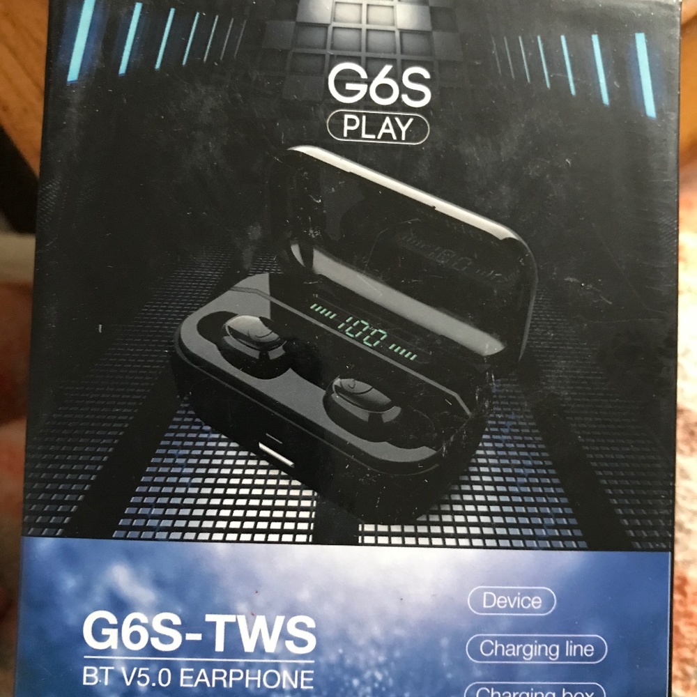 WIRELESS EARPHONE AND POWERBANK